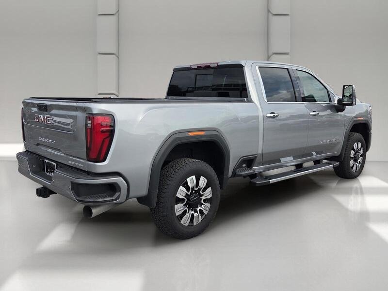 Used 2025 Sterling Metallic GMC 4WD CREW CAB 159" DENALI image 5