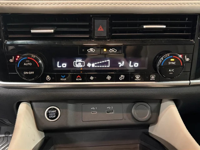 Used 2023 Blue Nissan SL image 21