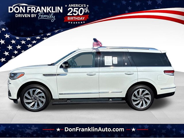 2023 Lincoln Navigator Standard