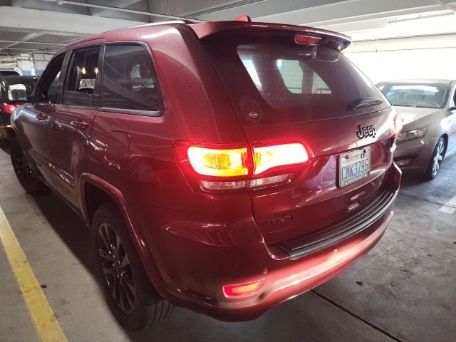 Used 2019 Red Jeep Altitude image 2