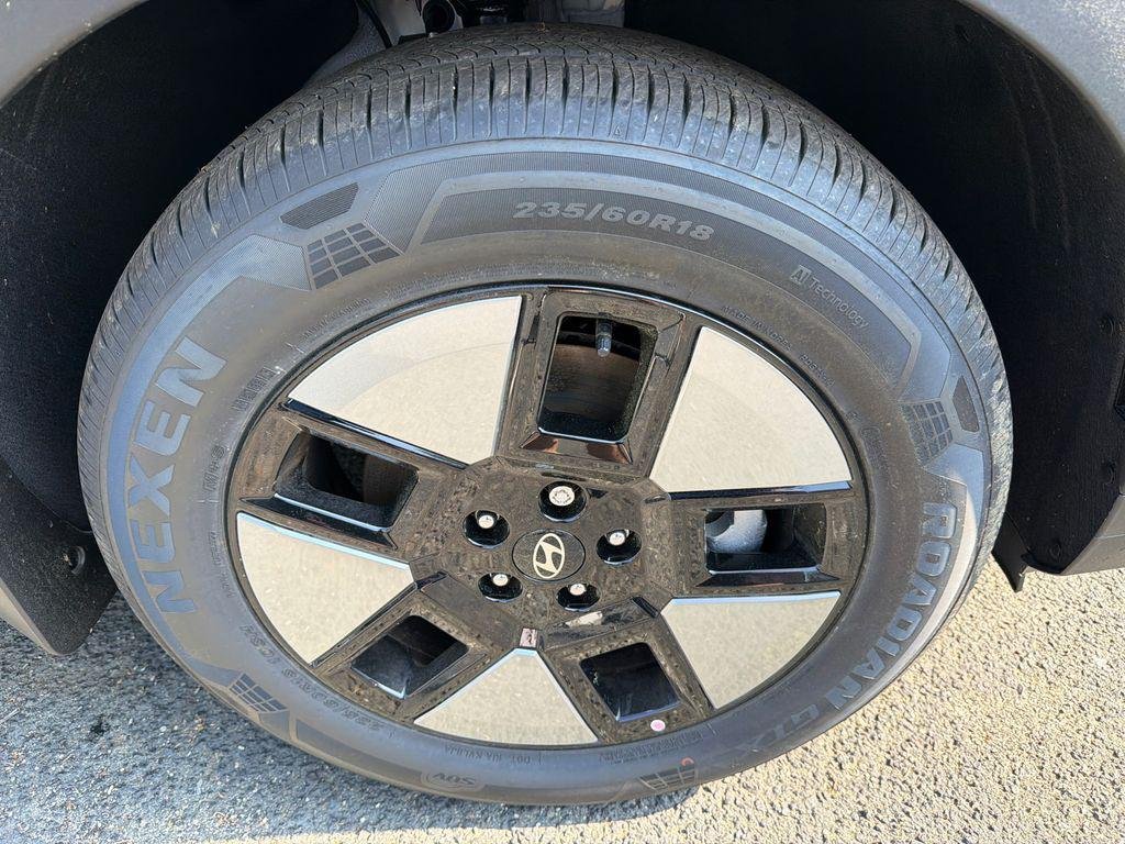 New 2026 White Hyundai SE image 12