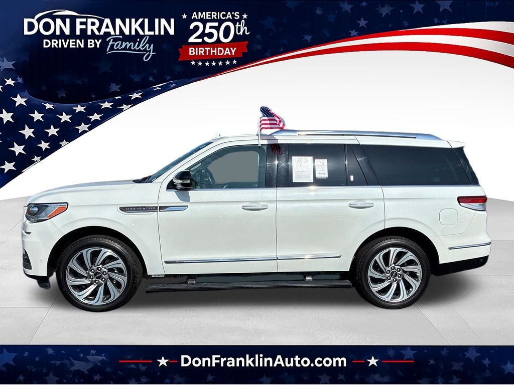 2023 Lincoln Navigator AWD's photo