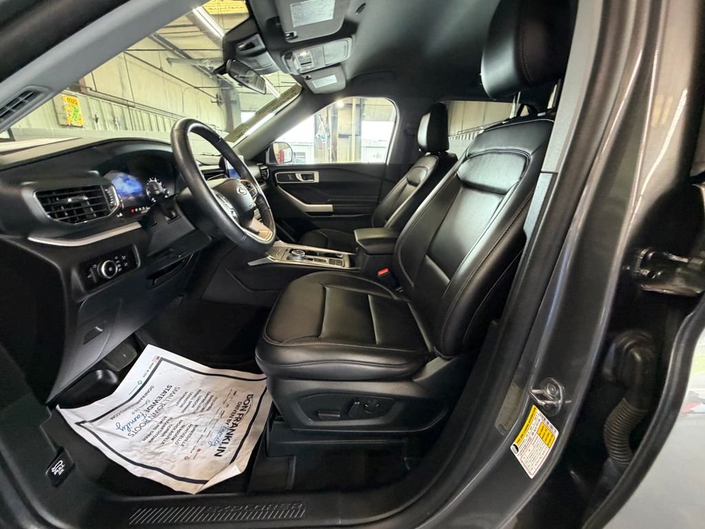 Used 2023 Gray Ford XLT image 10