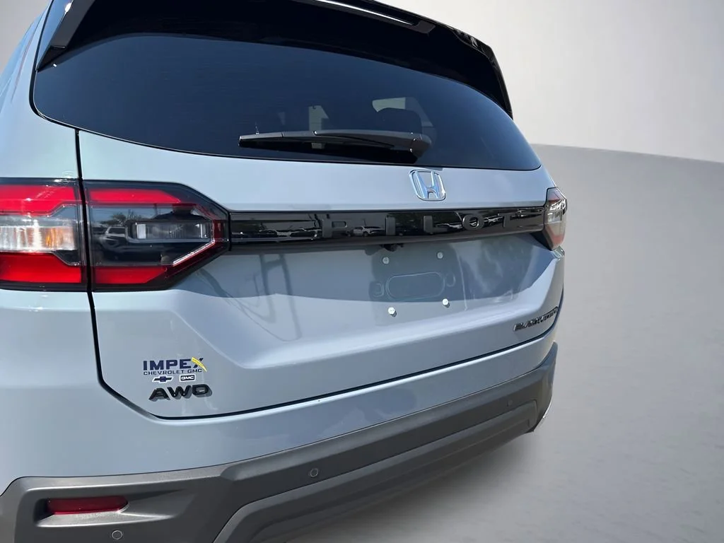 Used 2025  Honda Black Edition image 36