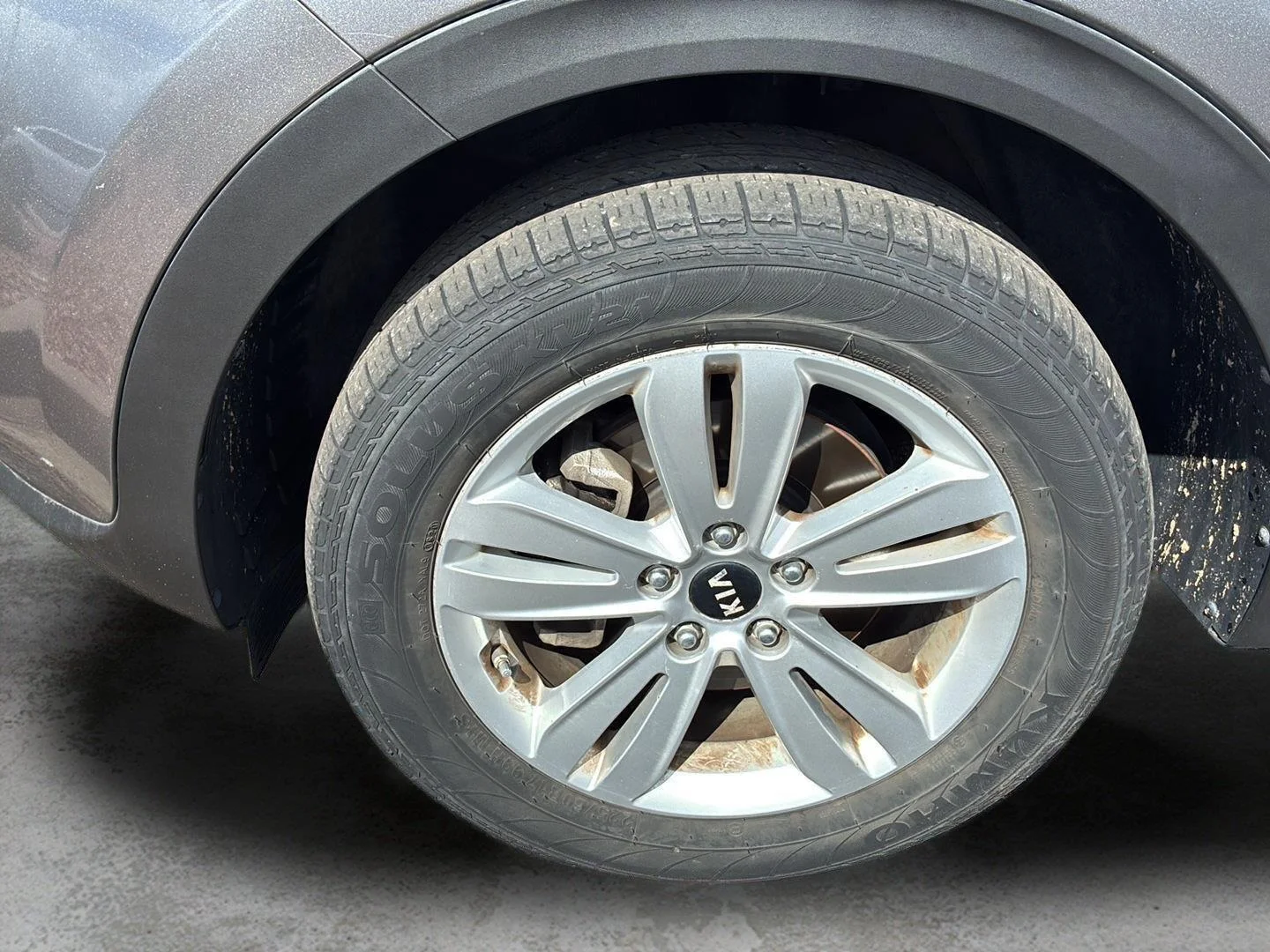Used 2018 Mineral Silver Kia LX image 10