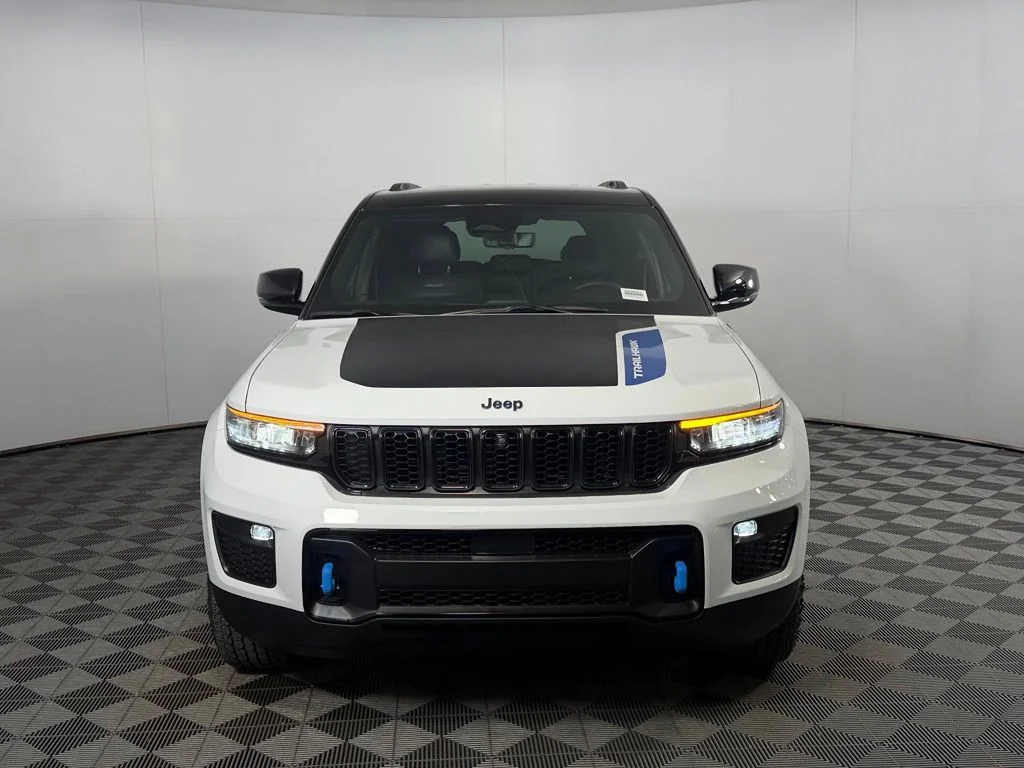 Used 2023 White Jeep Trailhawk 4xe image 3