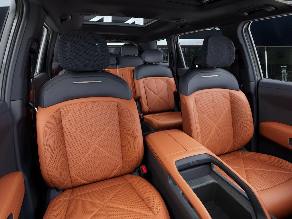 New 2027 Ivory Silver Kia SX image 15