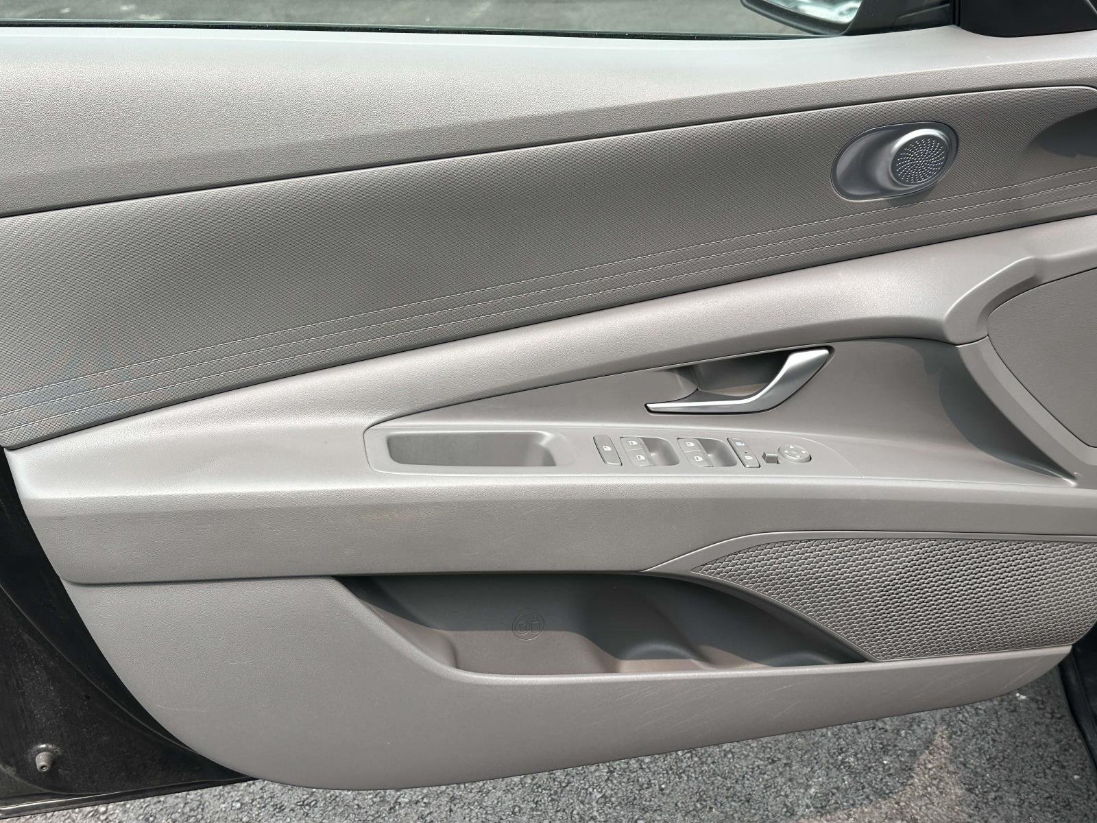 Certified Used 2023 Black Hyundai SE image 14