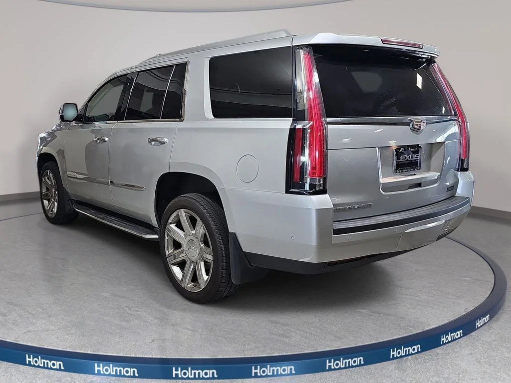 Used 2017 Silver Cadillac Luxury image 8