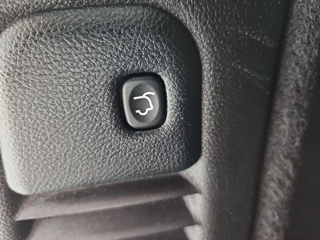 Used 2022 White Dodge Citadel image 20