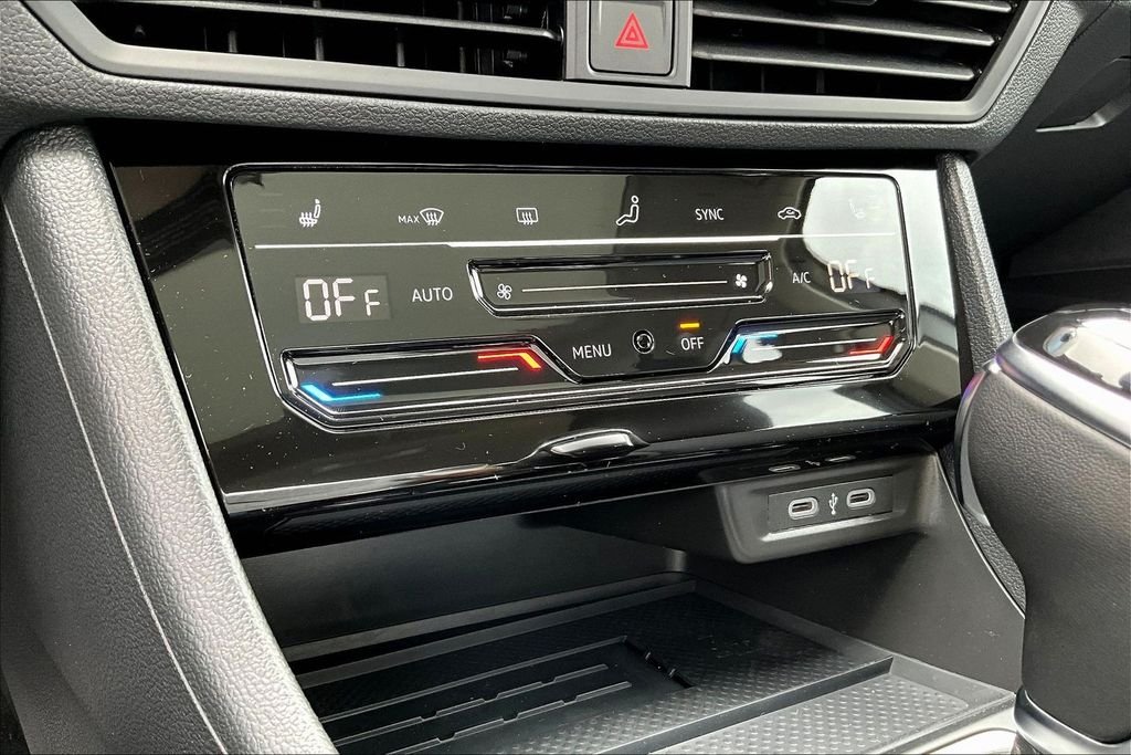 New 2026 Silver Volkswagen 1.5T SE image 14