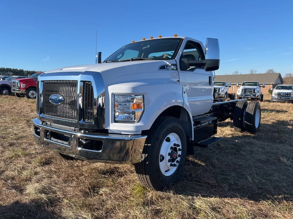 New 2025 Oxford White Ford F-750 SD Gas Straight Frame image 1