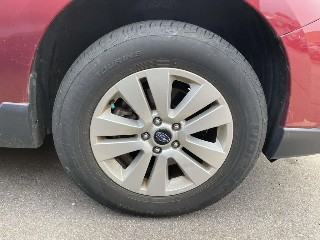 Used 2019 Crimson Red Pearl Subaru 2.5i (CVT) image 5