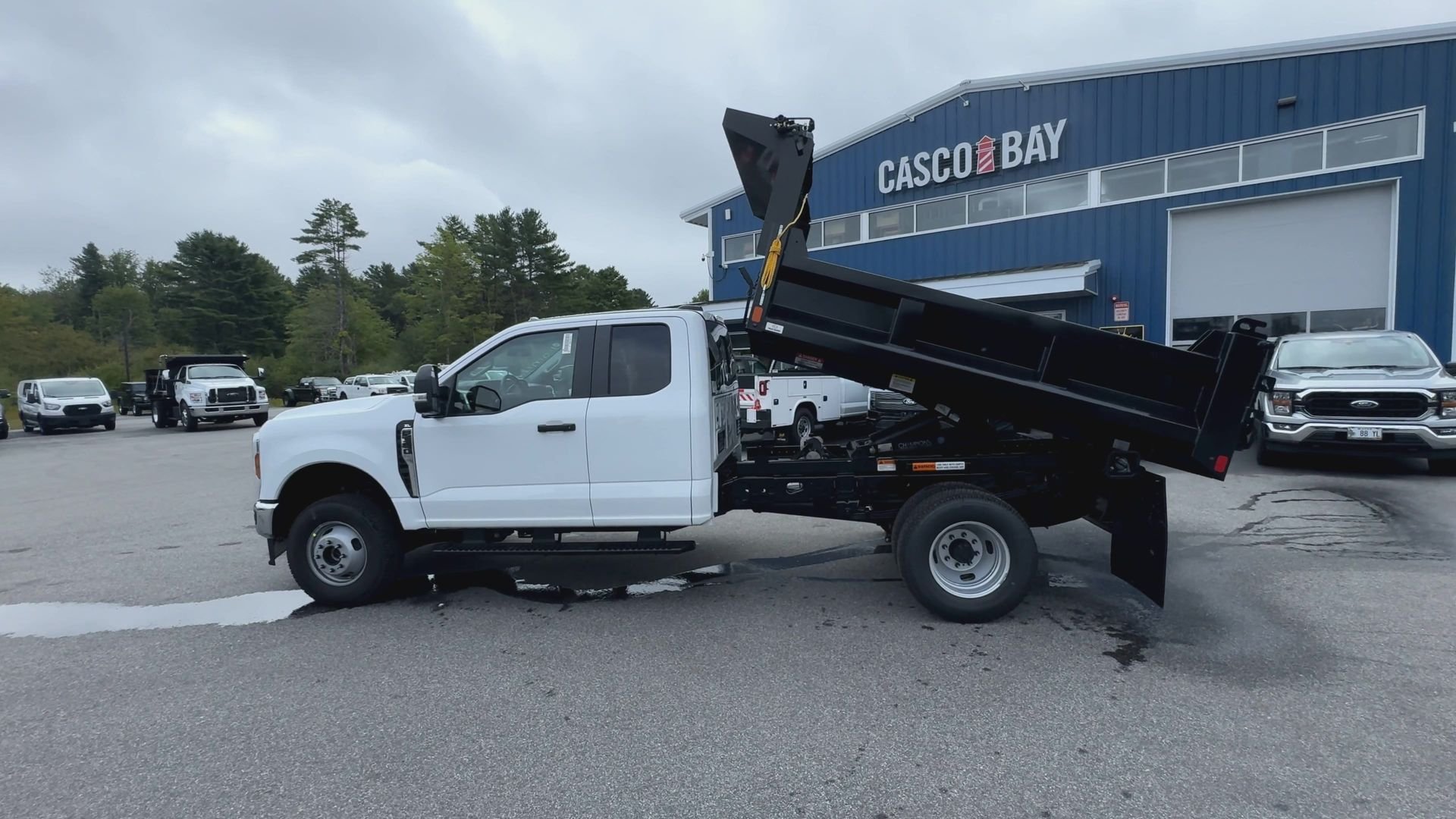 New 2026 Oxford White Ford F-350® XL image 18