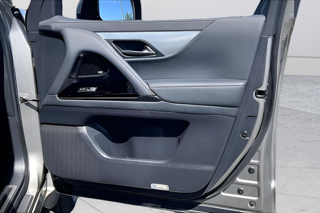 Used 2023 Silver Lexus 600 F SPORT image 25