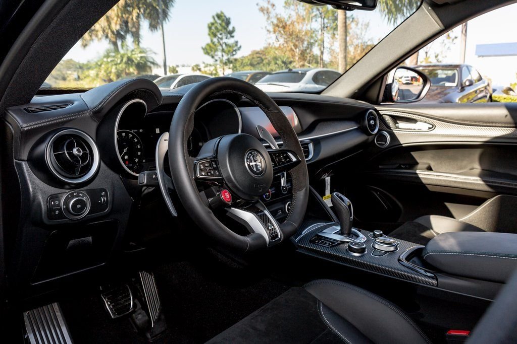 2024 Alfa Romeo Stelvio Quadrifoglio - Photo 19