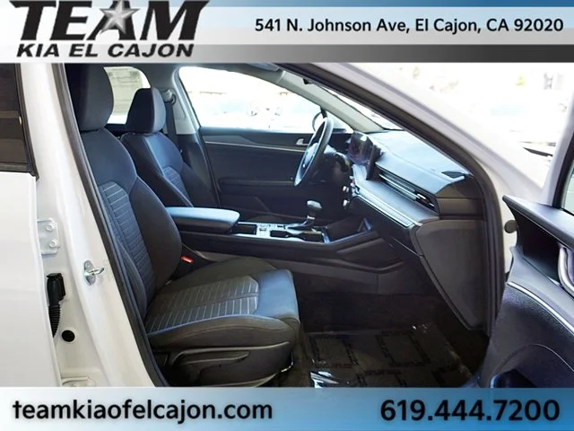 Used 2025 White Kia LXS image 13