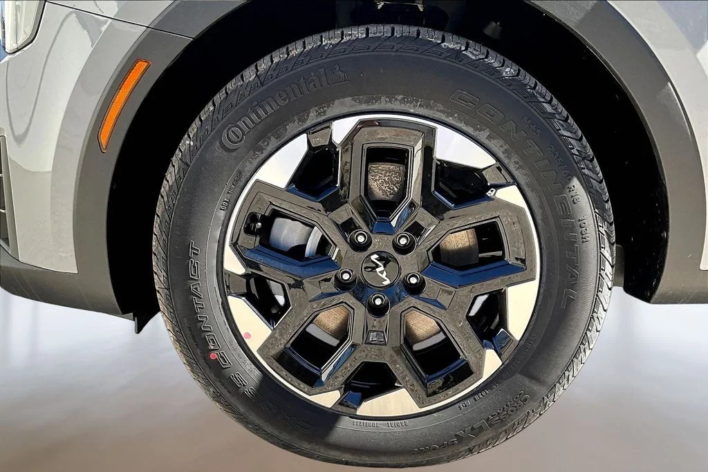 New 2026 Wolf Gray Kia S image 12