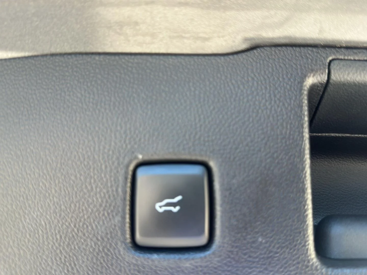 Used 2025 Carbonized Gray Ford ST-Line Select image 15