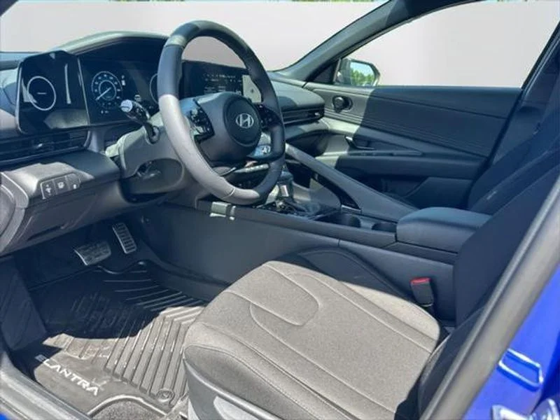Used 2025 Intense Blue Hyundai SEL Sport image 9