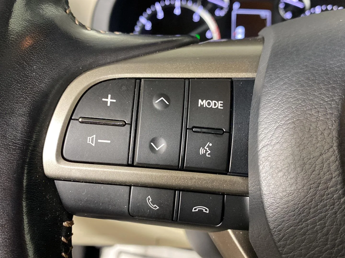 Used 2020 Starfire Pearl Lexus GX 460 Premium image 11