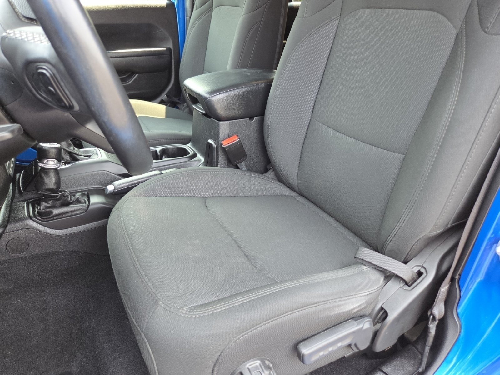 Used 2021 Blue Pearl Jeep Unlimited Sport S image 27