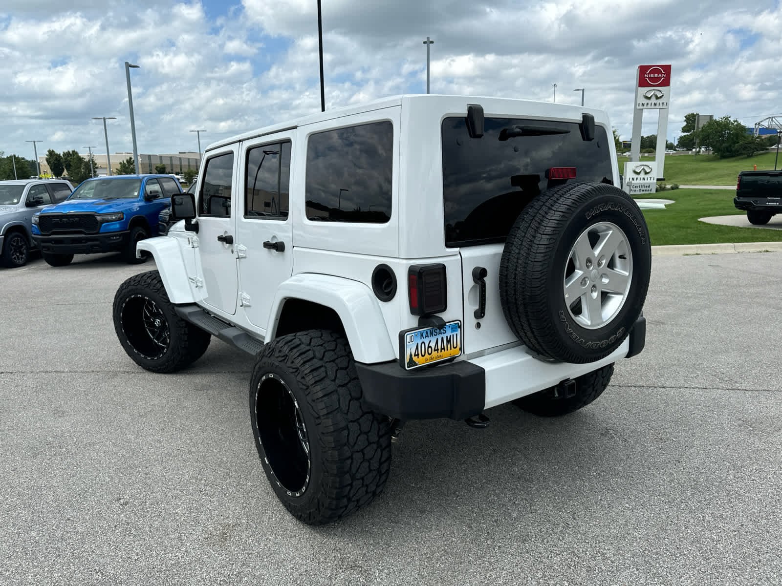 Used 2014 Bright White Clearcoat Jeep Sport image 7