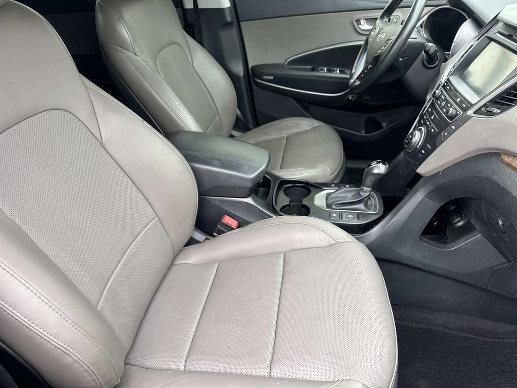 Used 2018 Black Hyundai 2.4 Base image 25