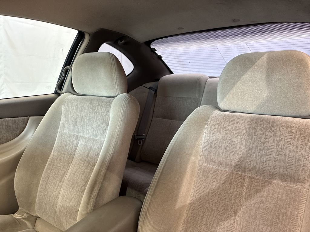 Used 2004 Beige Oldsmobile GL1 image 22