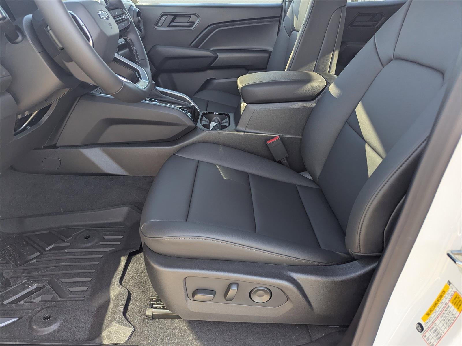 New 2026 Summit White Chevrolet Trail Boss image 17
