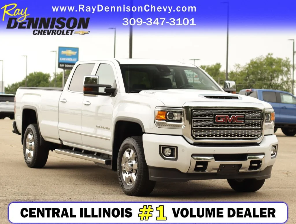 2019 GMC Sierra 4WD Crew Cab Standard Box Denali's photo