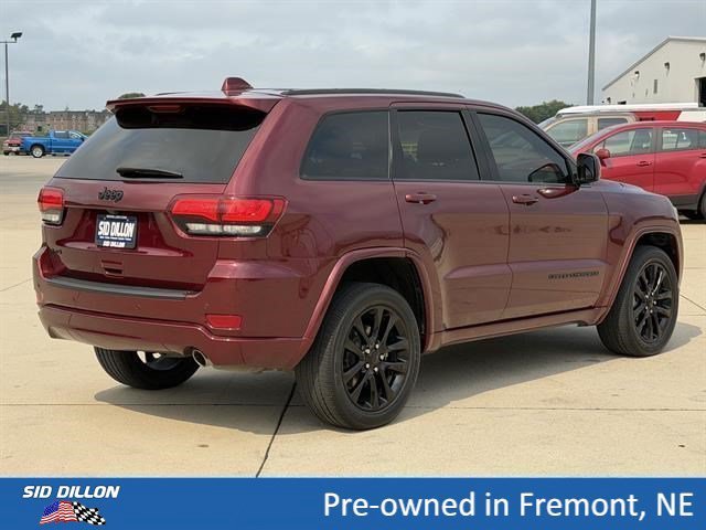 Used 2020 Velvet Red Pearlcoat Jeep Altitude image 4