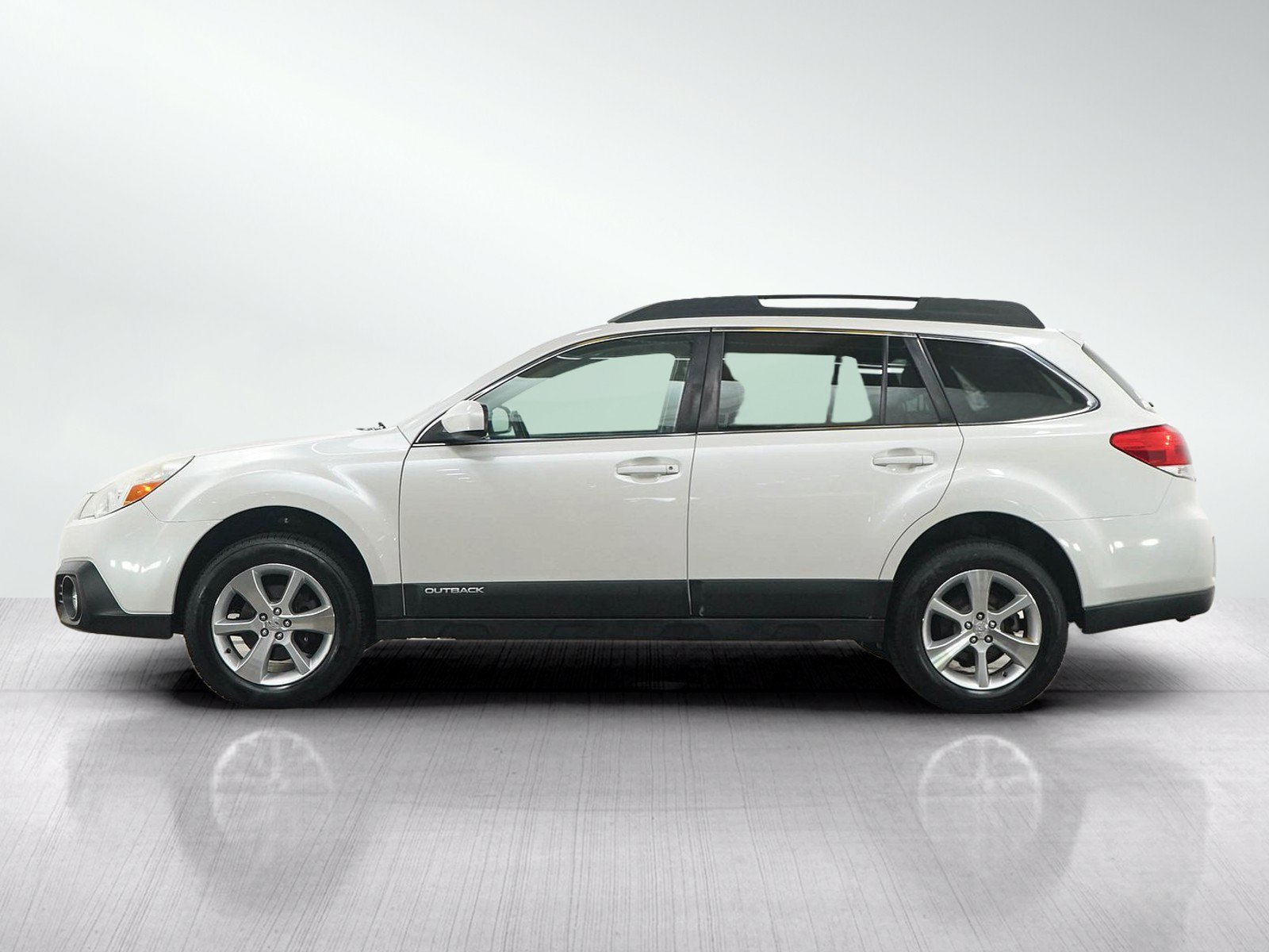 Used 2014 Subaru Outback 2.5i Limited with VIN 4S4BRBLC6E3325625 for sale in Burnsville, Minnesota