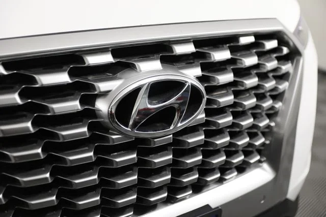 Used 2021 White Hyundai SEL image 9