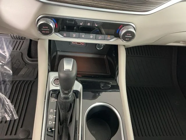 Used 2021  Nissan 2.5 Platinum image 20