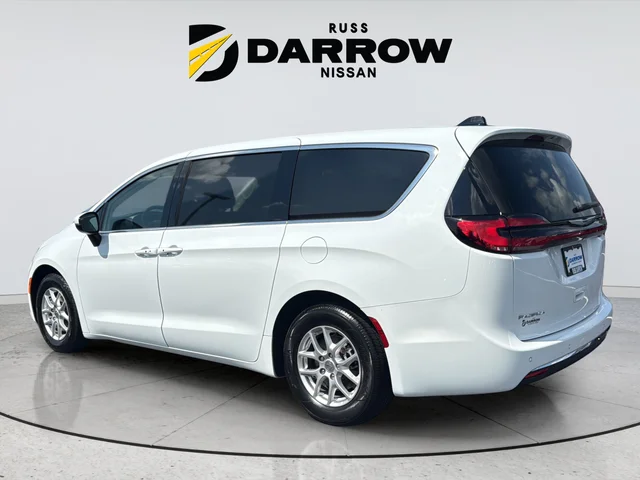 Used 2023 White Chrysler Touring L image 3