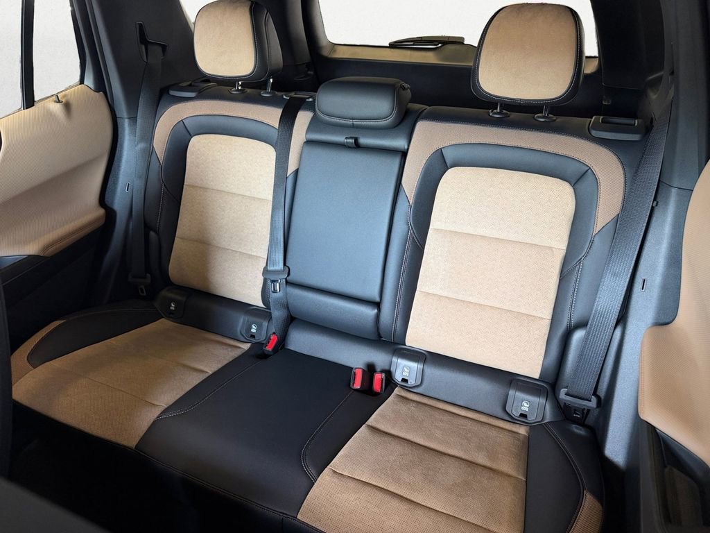 New 2026 Mosaic Black Metallic Chevrolet ACTIV image 9