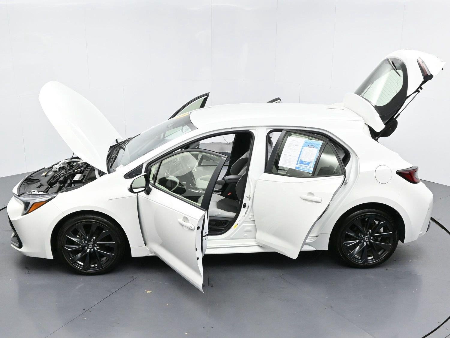 Used 2024 Ice Cap Toyota XSE image 40