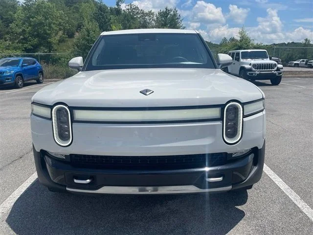Used 2022 White Rivian Adventure image 9