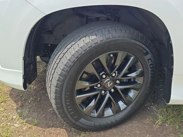 Used 2021  Lexus 460 image 35
