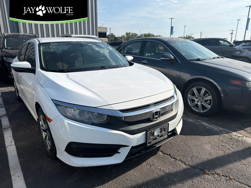 Used 2018 White Honda LX image 1