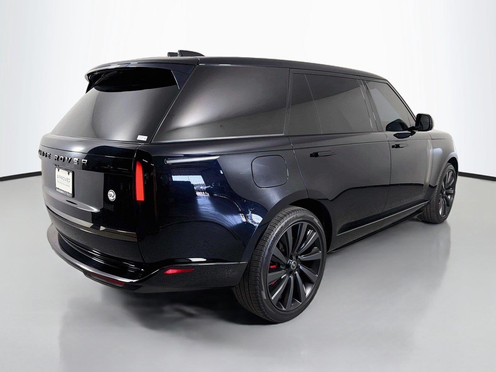 Certified Used 2023 Ligurian Black Gloss Finish Land Rover SV LWB image 5