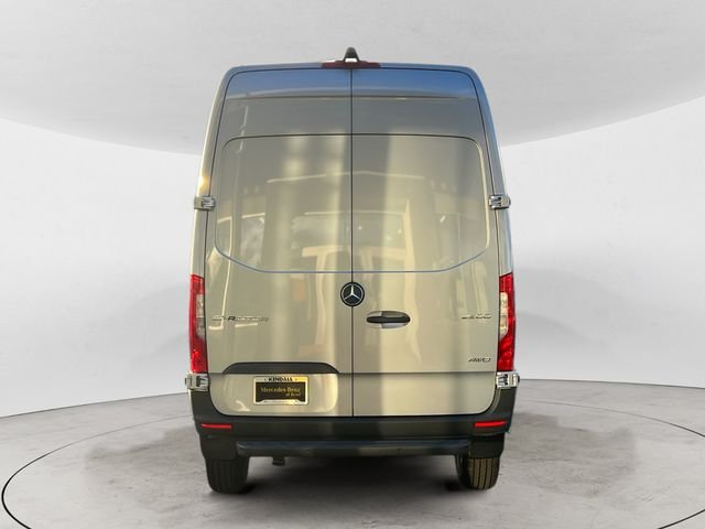 New 2026 High-tech+silver+metallic Mercedes-Benz Cargo 144 WB image 4