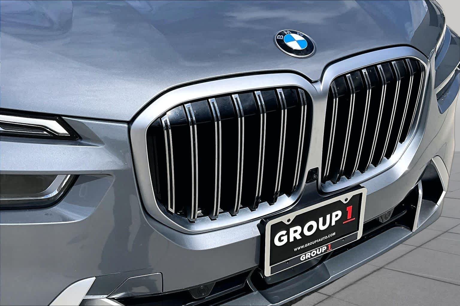 Used 2024 Skyscraper Grey Metallic BMW xDrive40i image 28