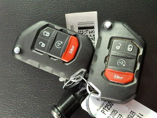 Used 2025 White Jeep Rubicon image 36