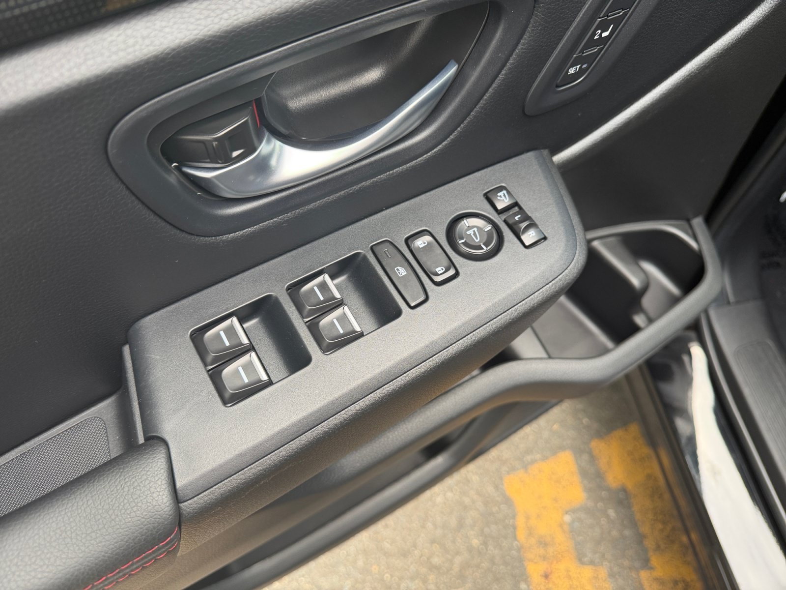 2025 Honda Pilot Black Edition - Photo 30