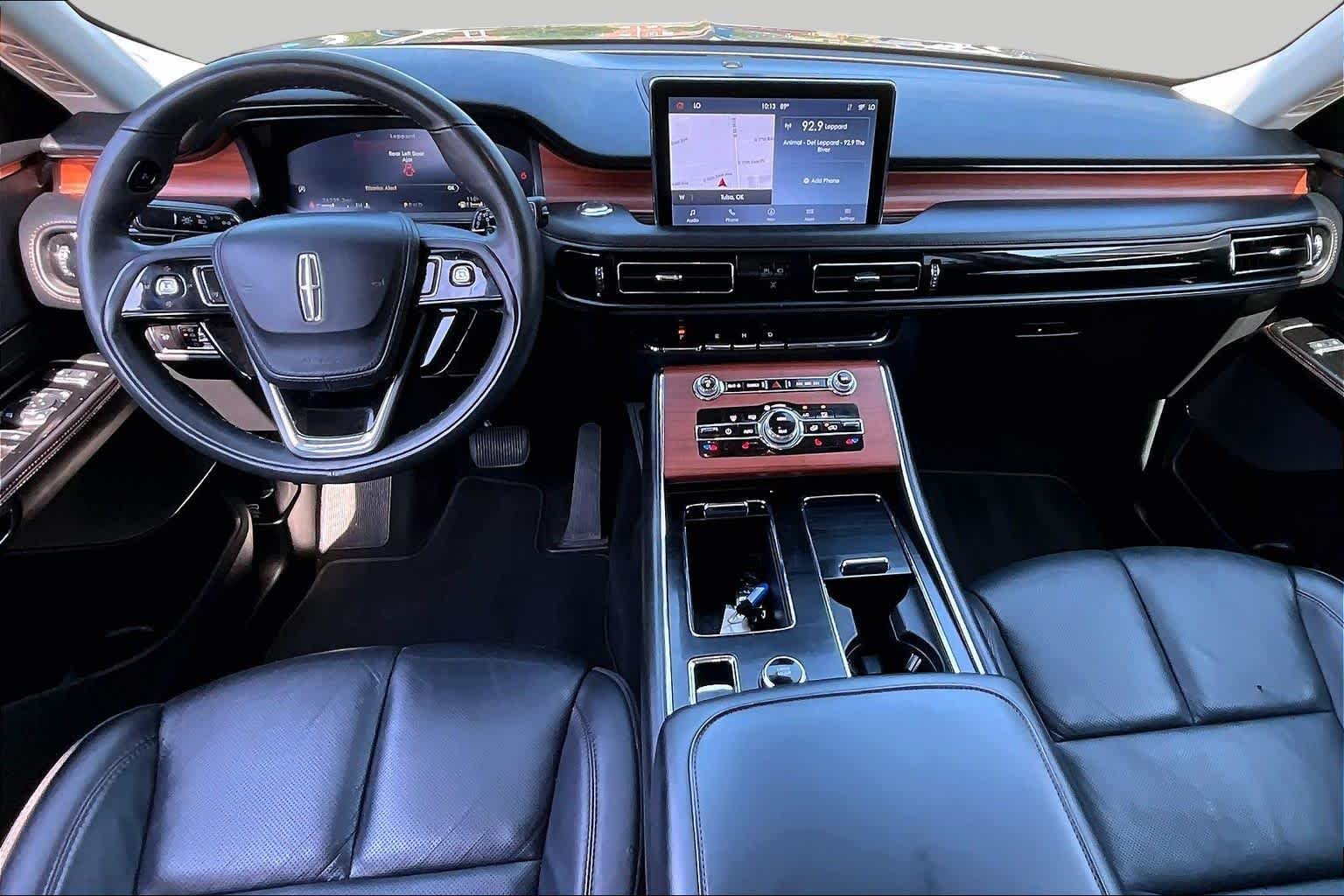 Used 2024 Asher Gray Metallic Clearcoat Lincoln Reserve image 30
