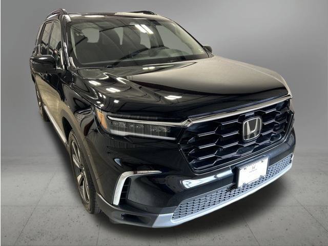 Certified Used 2025 Crystal Black Pearl Honda Touring image 9