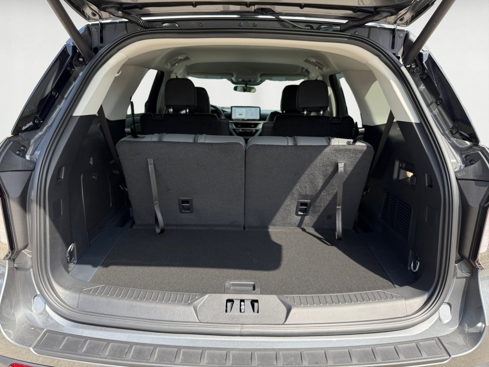 New 2026 Carbonized Gray Metallic Ford Active image 19