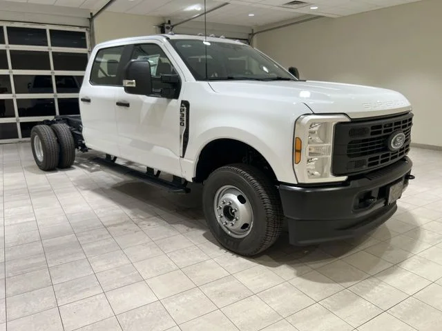 New 2026 Oxford White Ford F-350® XL image 7